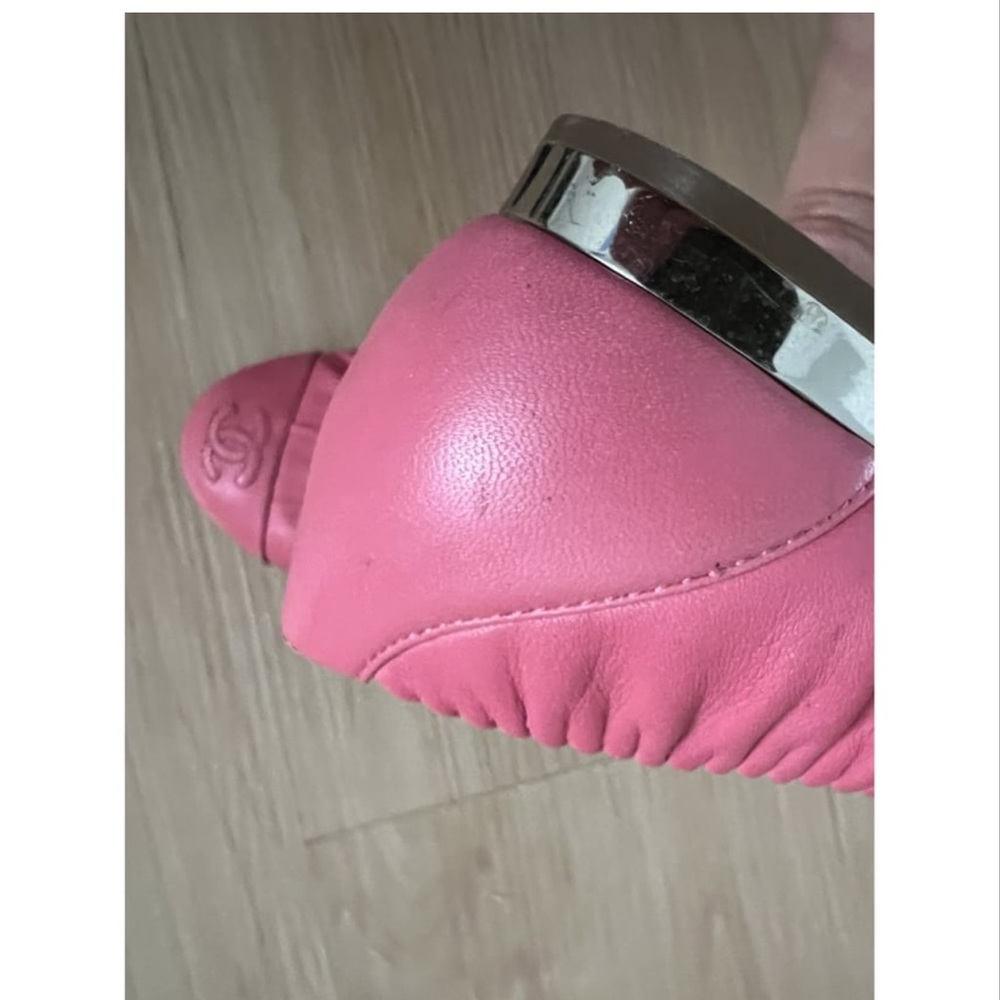 CHANEL Pink Leather Ballet Flats with Quilted CC Toe - Picture 7 of 10
